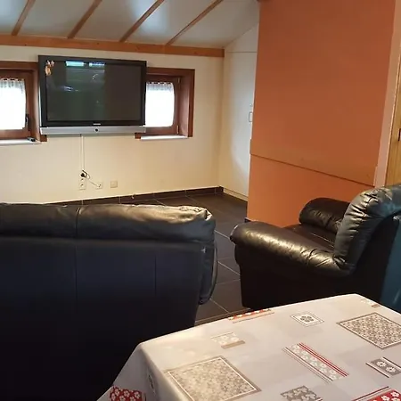 Dom wakacyjny Nwd108 Ruim Vakantiehuisje In - 6 Pers - Ruime Tuin En Parking Nieuwpoort